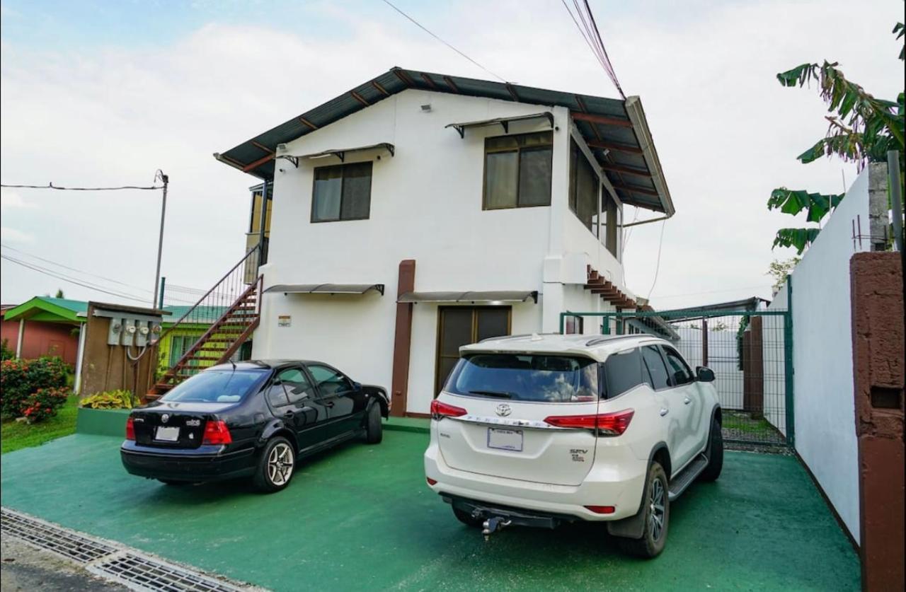 Apartamento Equipado En El Centro De La Fortuna Apartment Luaran gambar